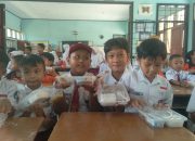 Usai Prabowo Dilantik Jadi Presiden, Anak SD di Pangandaran Langsung Dapat Makan Siang