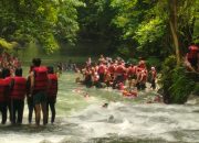 Ribuan Wisatawan Habiskan Momen Akhir Pekan di Citumang Pangandaran