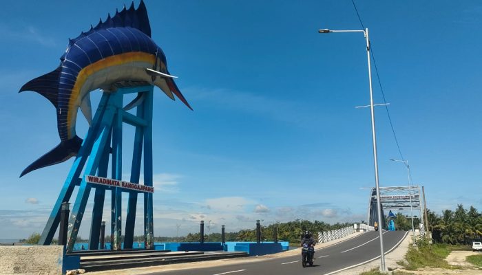Spot Baru di Patung Marlin di Jembatan Wiradinata Ranggajipang Pangandaran