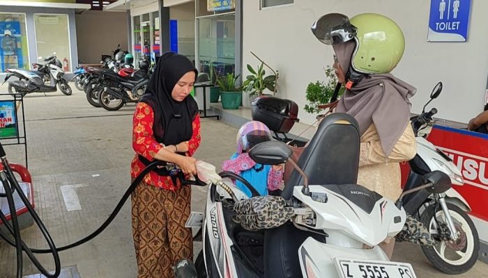 Karyawati SPBU Pangandaran Peringati Hari Kartini