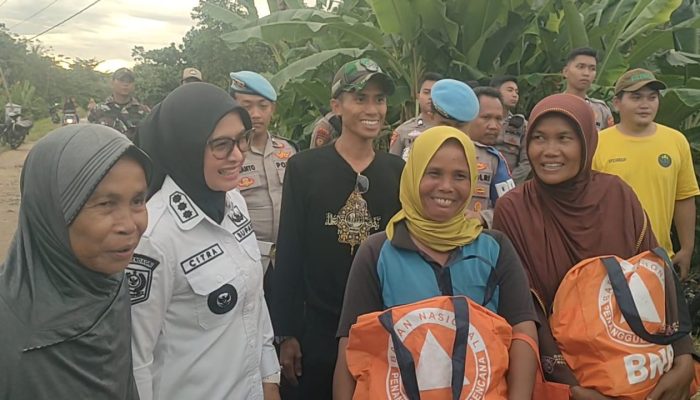 Bupati, Ketua DPRD, dan Kapolres Salurkan Bantuan Untuk Warga Terdampak Banjir