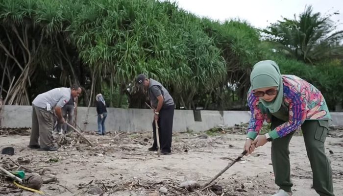 Bupati Pangandaran Ajak Pelaku Usaha dan Wisatawan Jaga Kebersihan Wisata