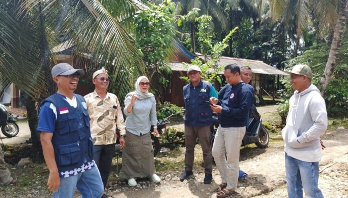 Bupati Pantau Jalan Rusak, Ini Harapan Warga Cimerak