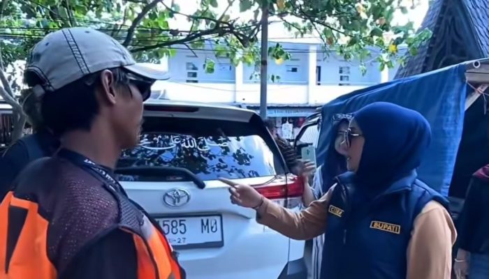 Bupati Citra Turun Tangan Tertibkan Parkir Liar dan Pedagang di Pangandaran